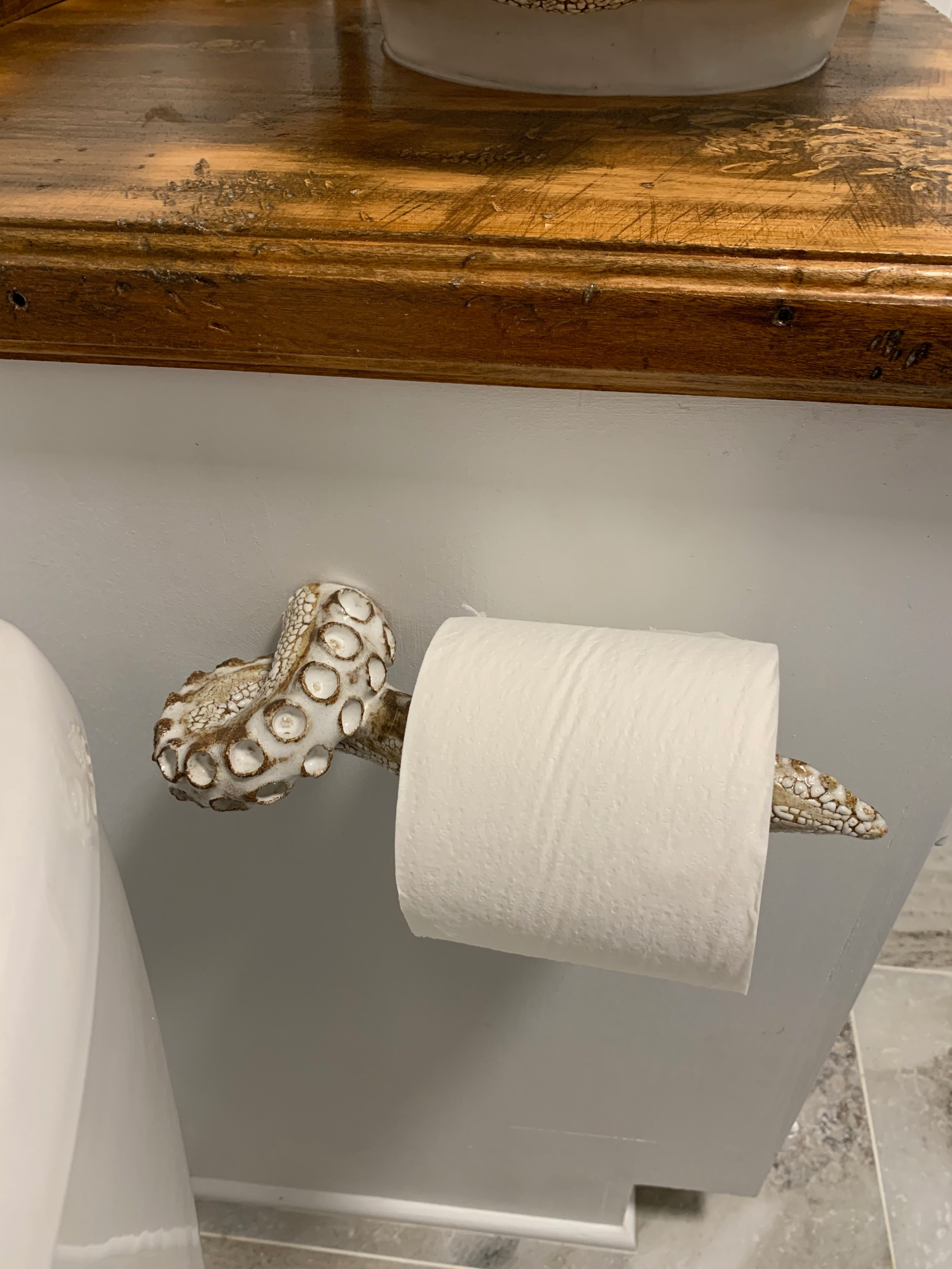 Tentacle Toilet Paper Holder
